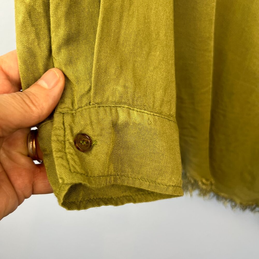 BOHME Green Oversized Button Front‎ Fringe Hem Boho Blouse Size S/M - Picture 7 of 9